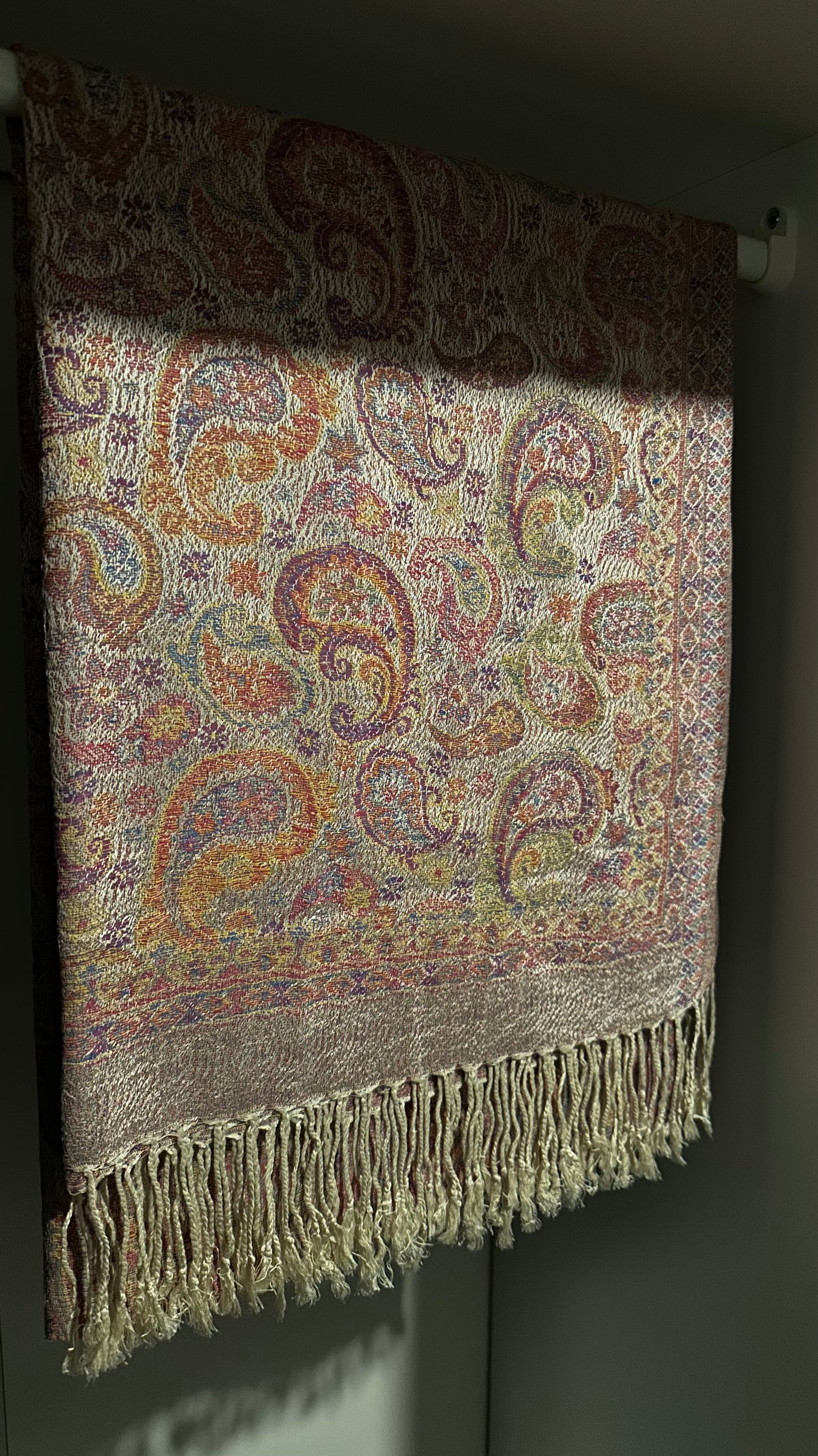 PASHMINA LAYANA